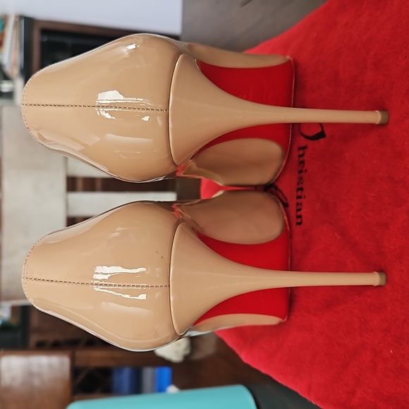 Christian Louboutin Pigalle Follies Pointed Toe Pump (Sole Protected) - MINT CON - Picture 3 of 11